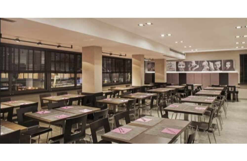 因内斯酒店 卡托利卡 外观 照片